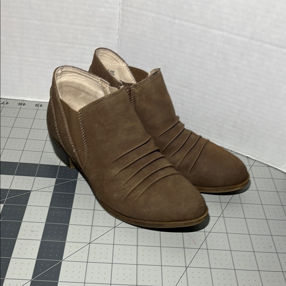 Life Stride Tan Ankle Booties